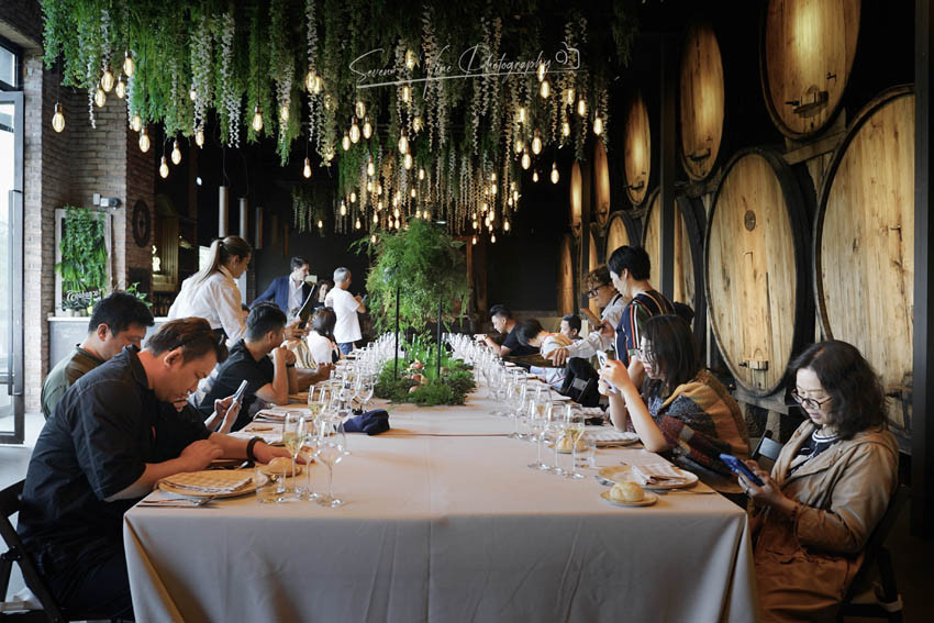 sidra-trabanco-conquista-en-china-y-recibe-en-su-llagar-una-visita-comercial-del-pais-asiatico-en